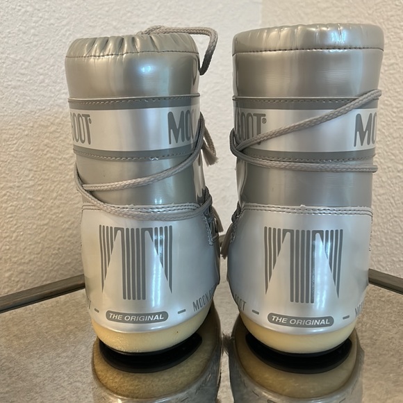 MOON BOOTS- New, kids silver boots. Size 7/9.5 T - Picture 4 of 6